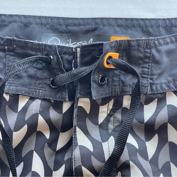 Quick Silver Waterman Collection Men's Black and Gray Swim Shorts Size 34 - Picture 3 of 11